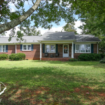 Beautiful Brick Home on 6+ Acres – Cowpens, SC