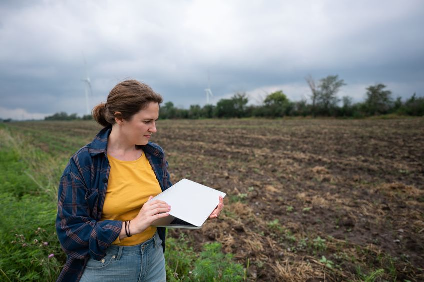 Accredited land consultant evaluating the value of a property
